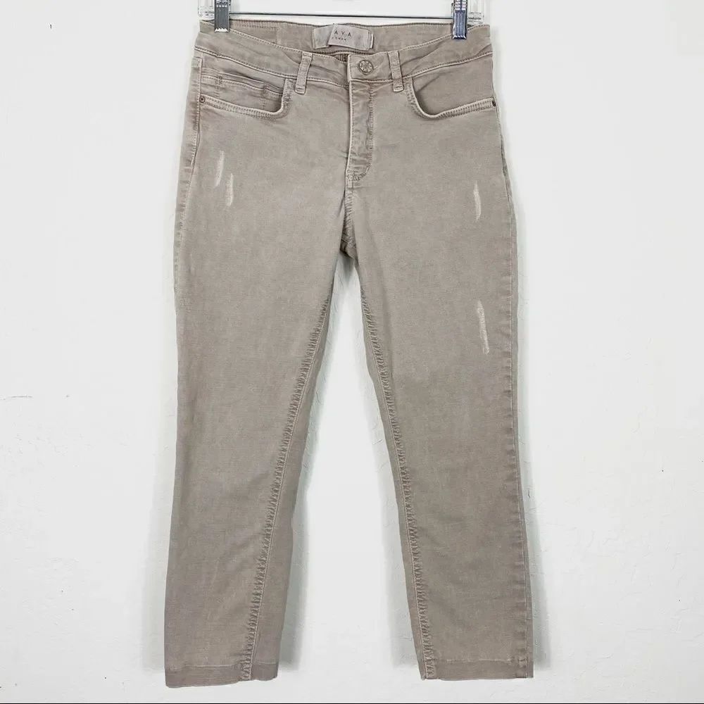 Yaya Woman Light Tan Mid Rise Capri Jeans